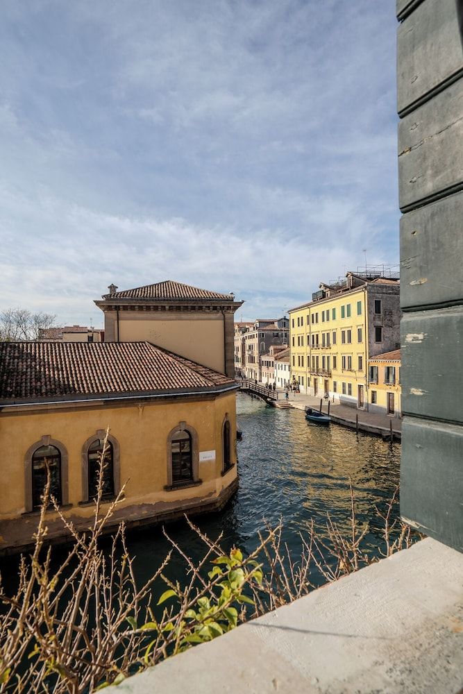 undefined Alla Corte Rossa 6