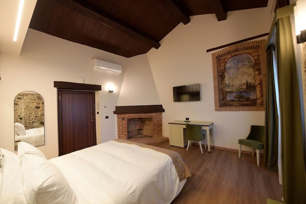 Tenuta Ciminata Greco Superior Room, Park View 8