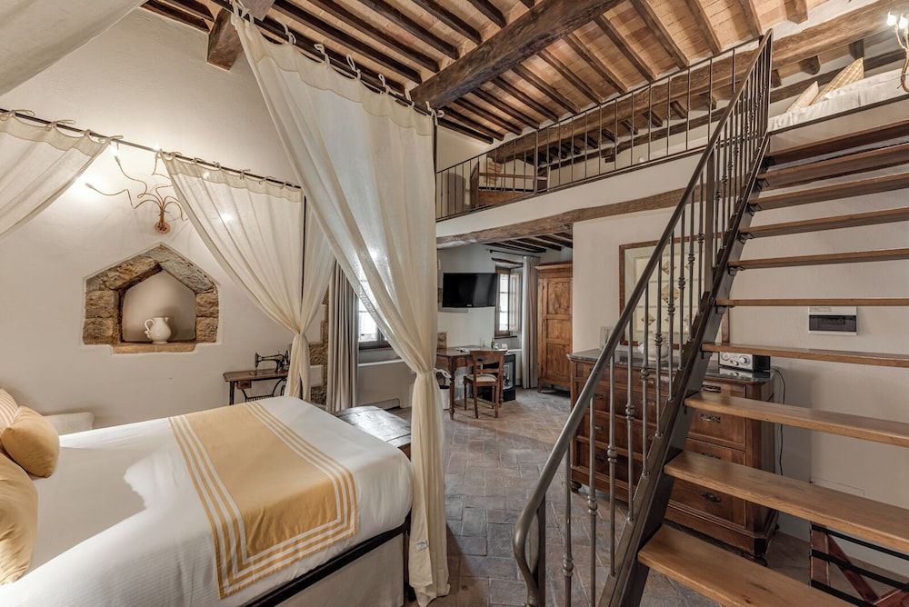 Deluxe Suite (Triple)