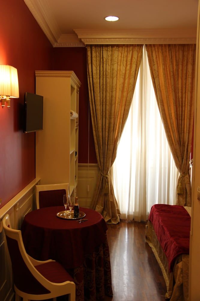 Dimora Frattina Standard Double Room 31