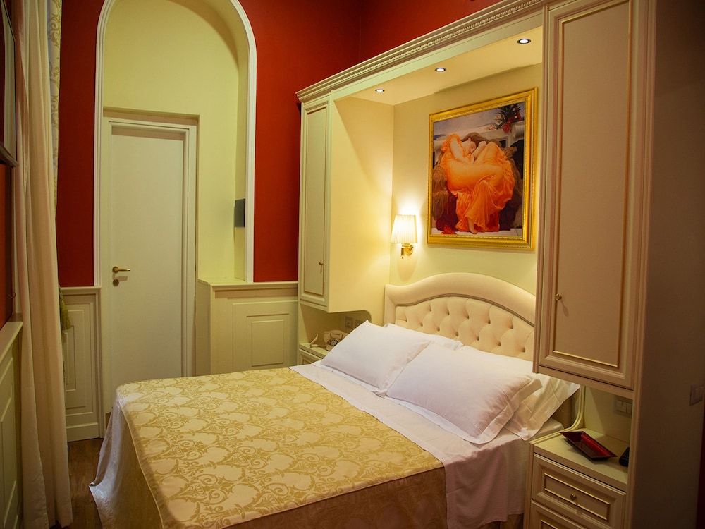 Dimora Frattina Standard Double Room 14