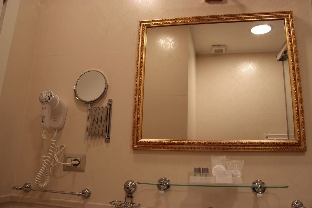 Dimora Frattina Standard Double Room 18