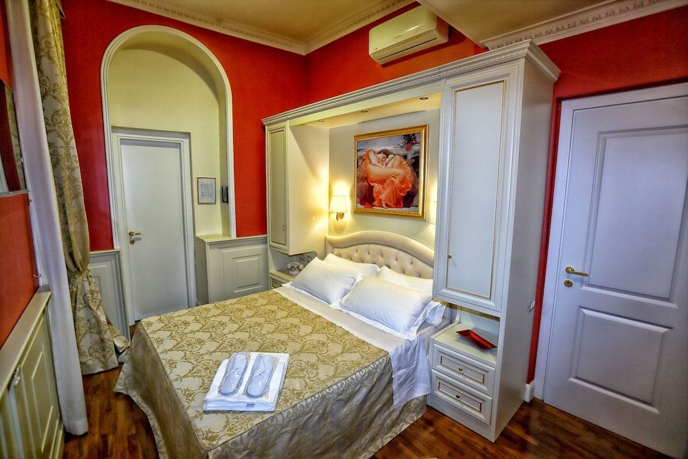 Dimora Frattina Standard Double Room 13