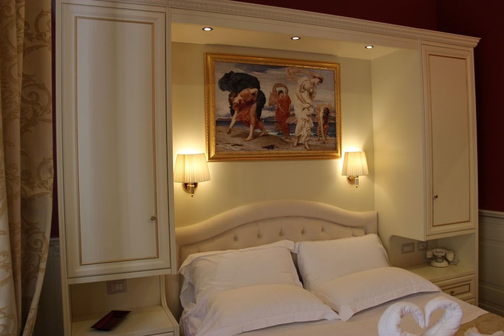 Dimora Frattina Standard Double Room 10