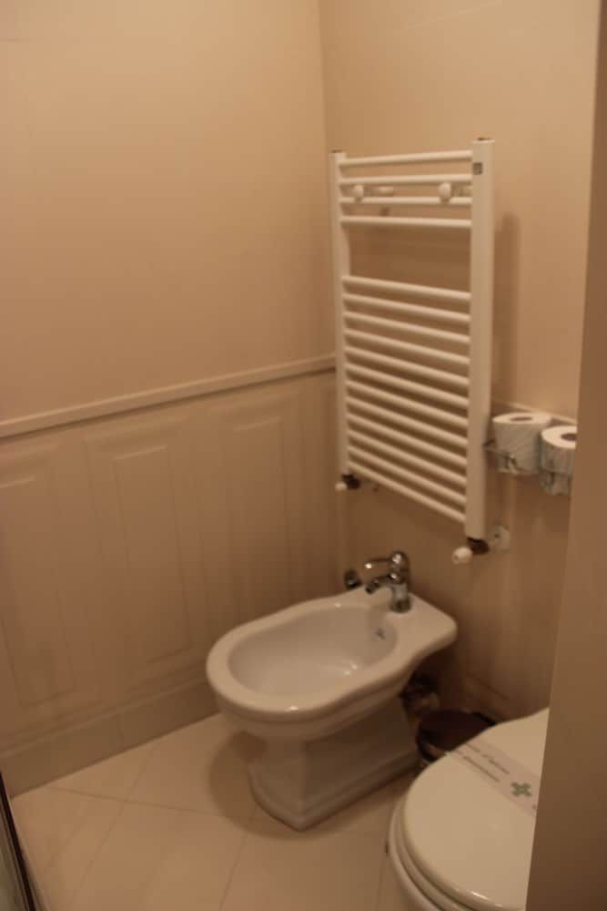 Dimora Frattina Standard Double Room 16