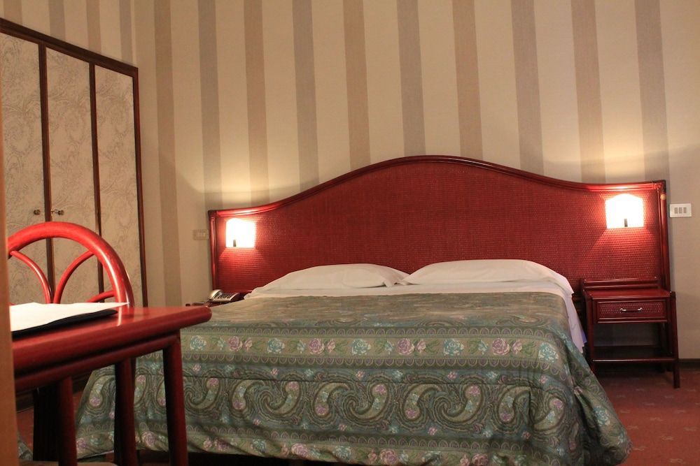 Hotel Kristina Quadruple Room 3