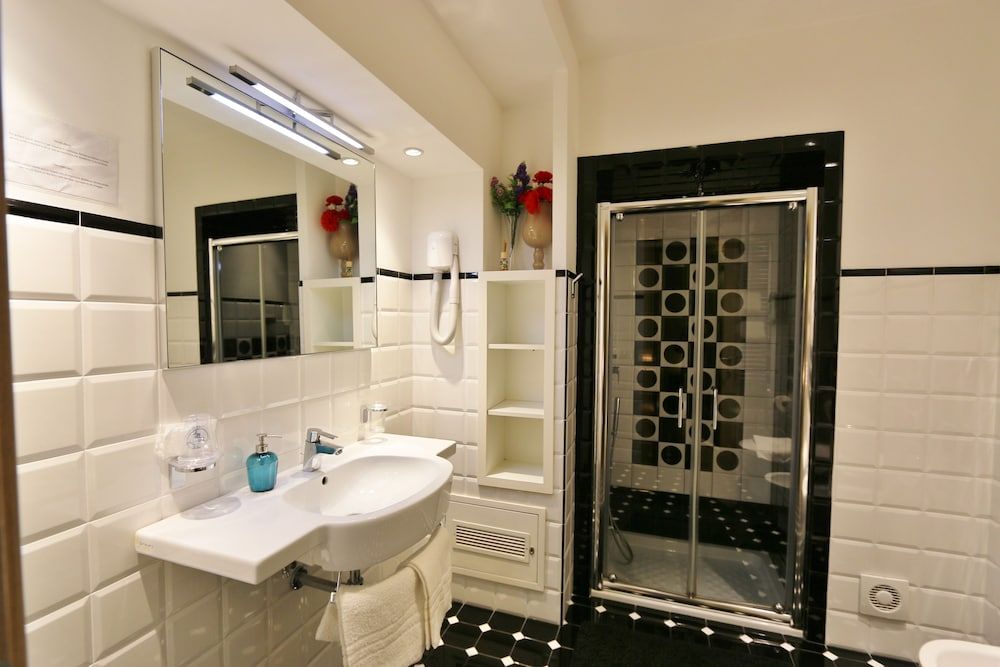undefined Residenza Adriana 4