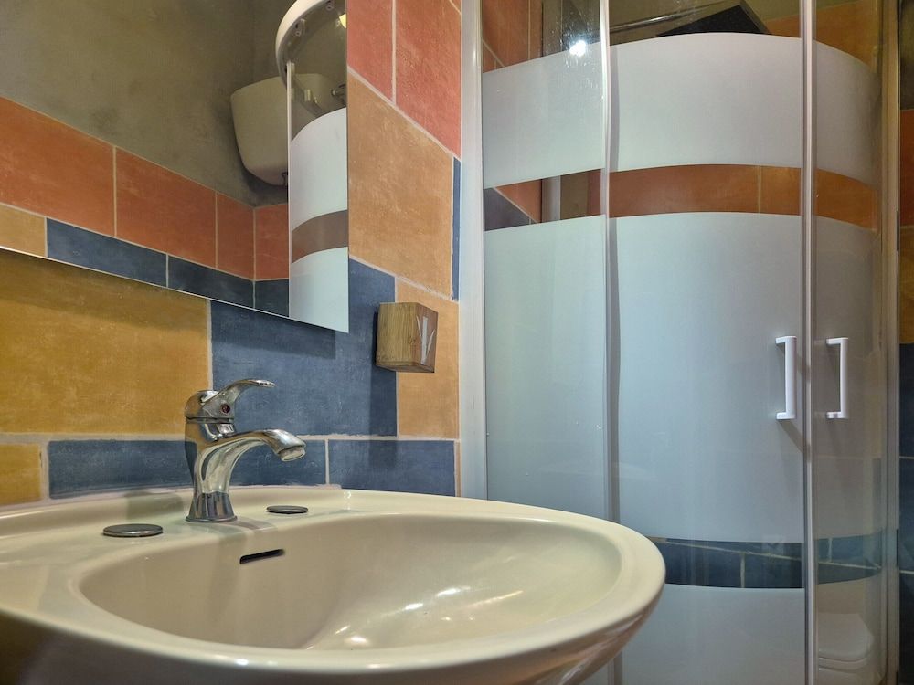 Standard Double Room, 1 King Bed, Courtyard View, Ground Floor