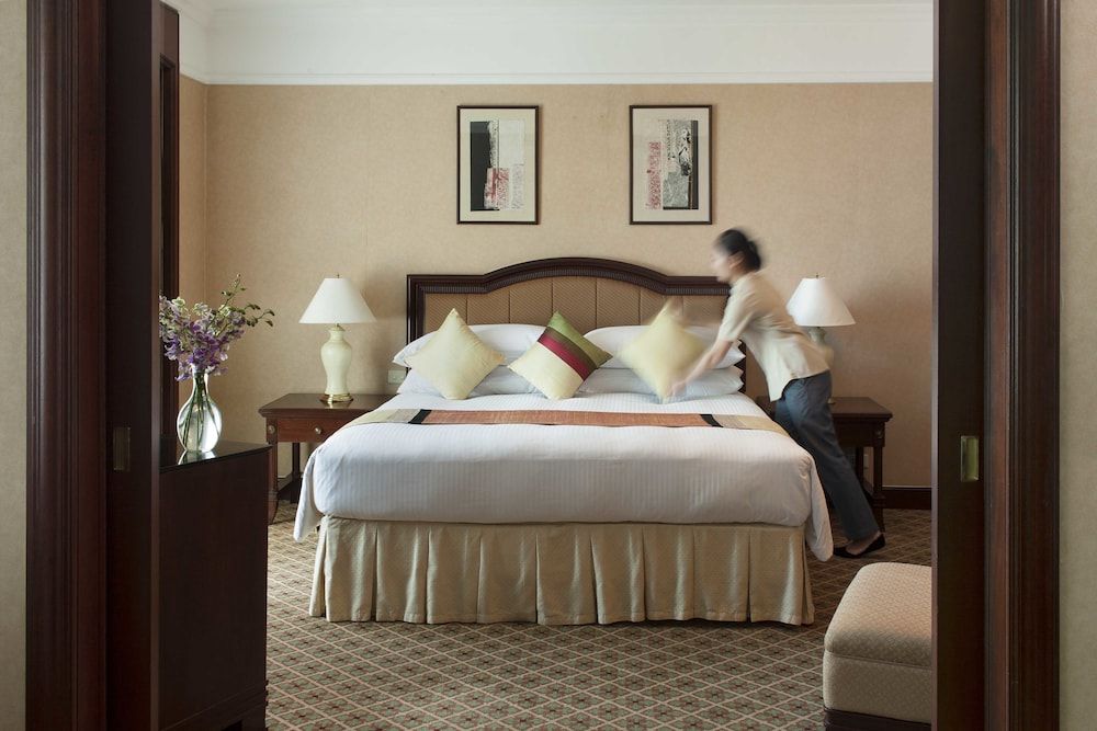 The Great Duke Phnom Penh Junior Suite 5