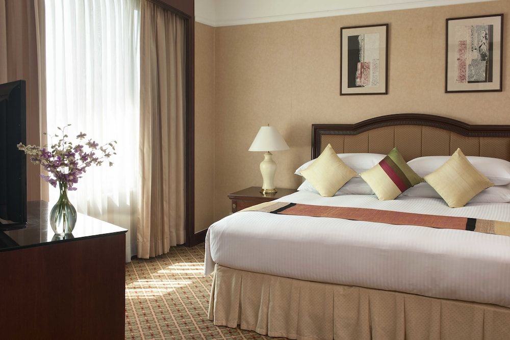 The Great Duke Phnom Penh Junior Suite 4