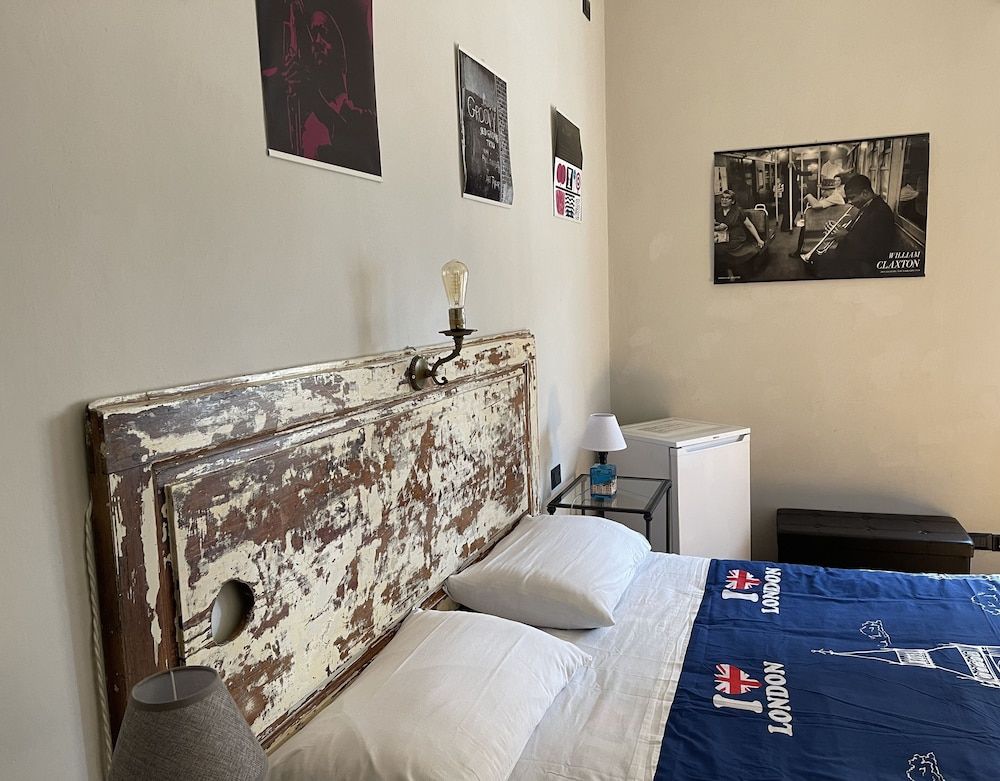 Santo Spirito Standard Room, 1 King Bed, Private Bathroom 3