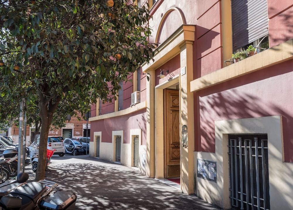 undefined Your Vatican Suite 10