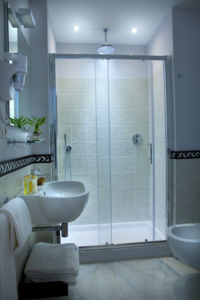 Ripense In Trastevere Double or Twin Room 5