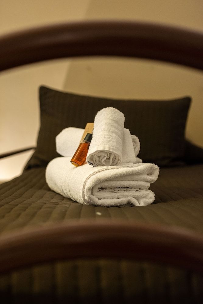 B&B Cairoli Deluxe Quadruple Room 4