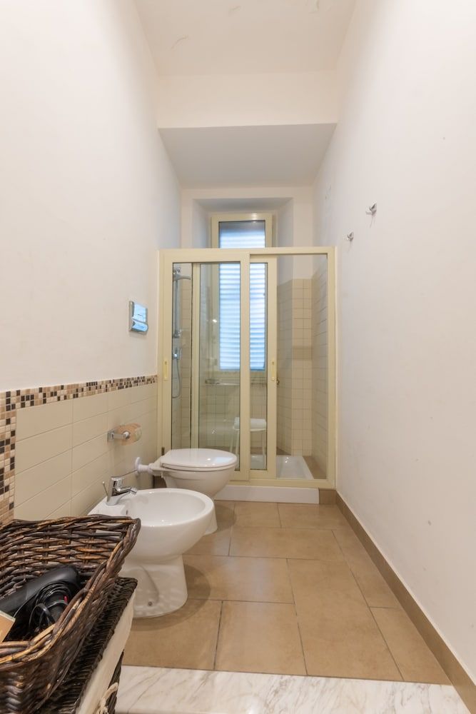 B&B Cairoli Deluxe Quadruple Room 6