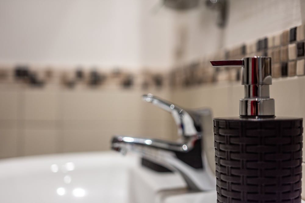 B&B Cairoli Deluxe Quadruple Room 8