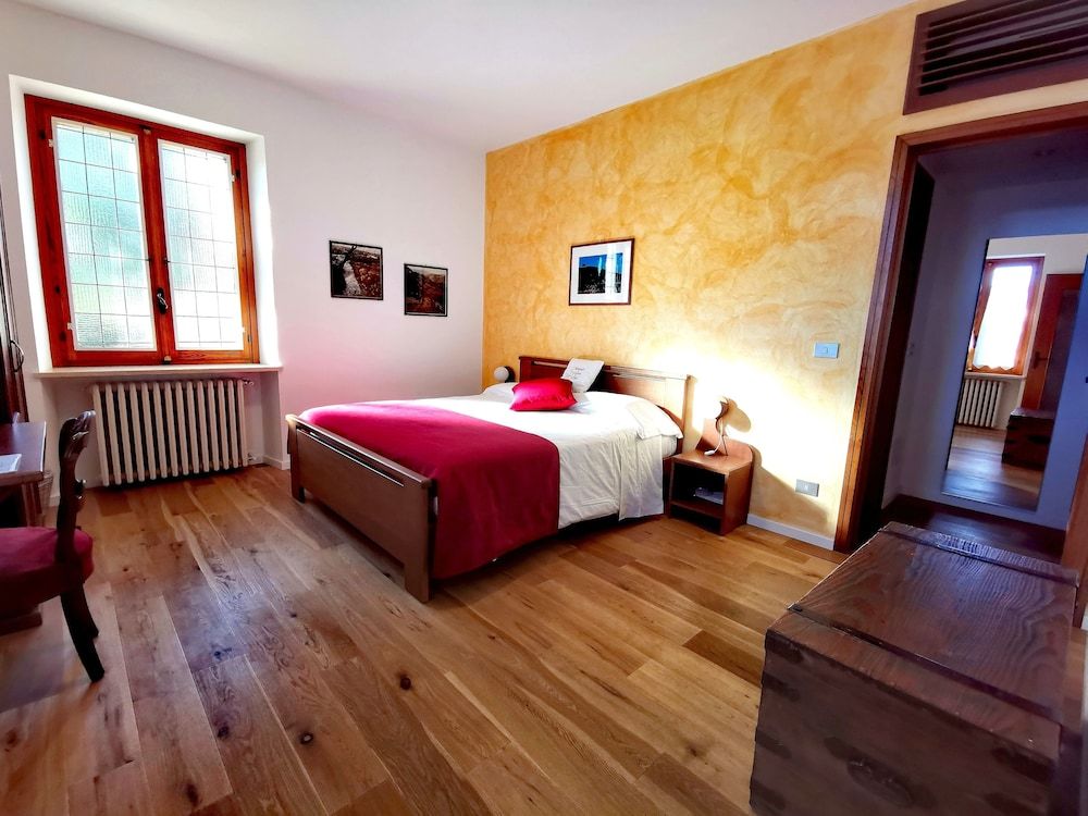 Double Room, Ensuite, Vineyard View