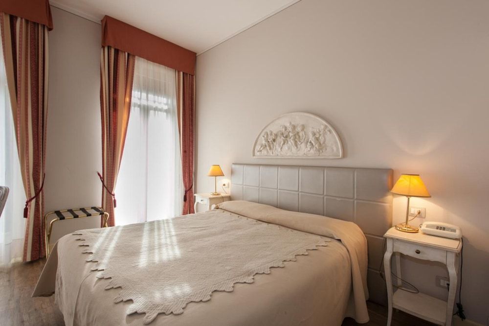 Superior Double or Twin Room, Lake View