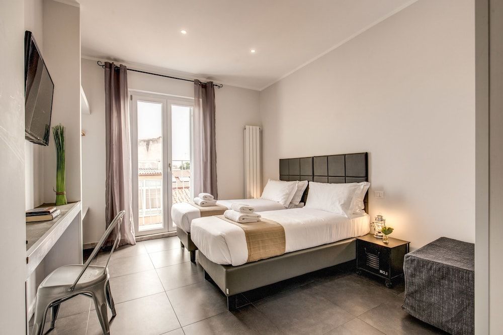 undefined Floor 6 by DOT Suites 6
