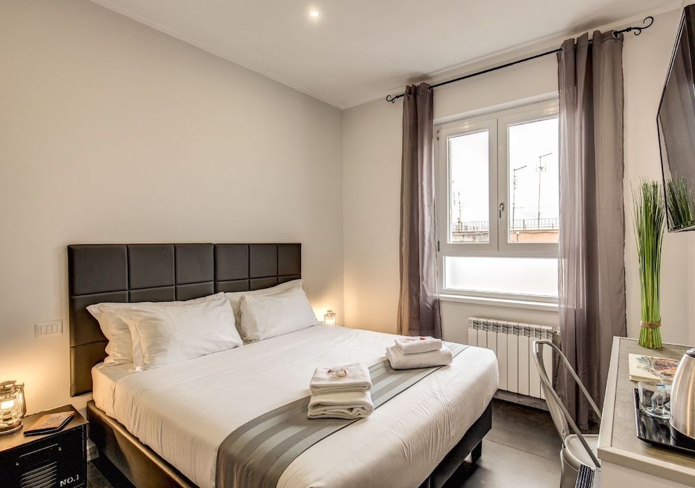 Floor 6 by DOT Suites
