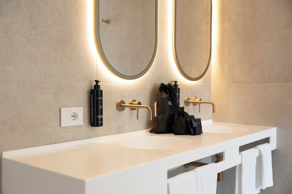 Hi Hotels Sirmione - Lakeview Pool Deluxe Suite, Lake View 6