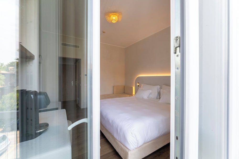 Hi Hotels Sirmione - Lakeview Pool Standard Triple Room