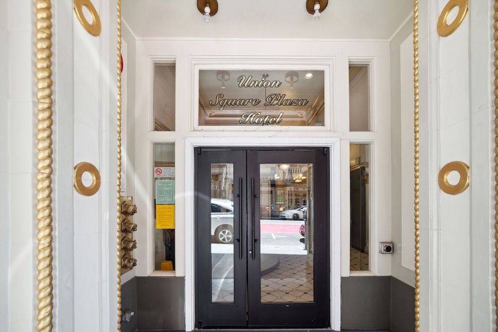 undefined Union Square Plaza Hotel 10