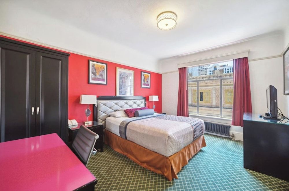 undefined Union Square Plaza Hotel 4
