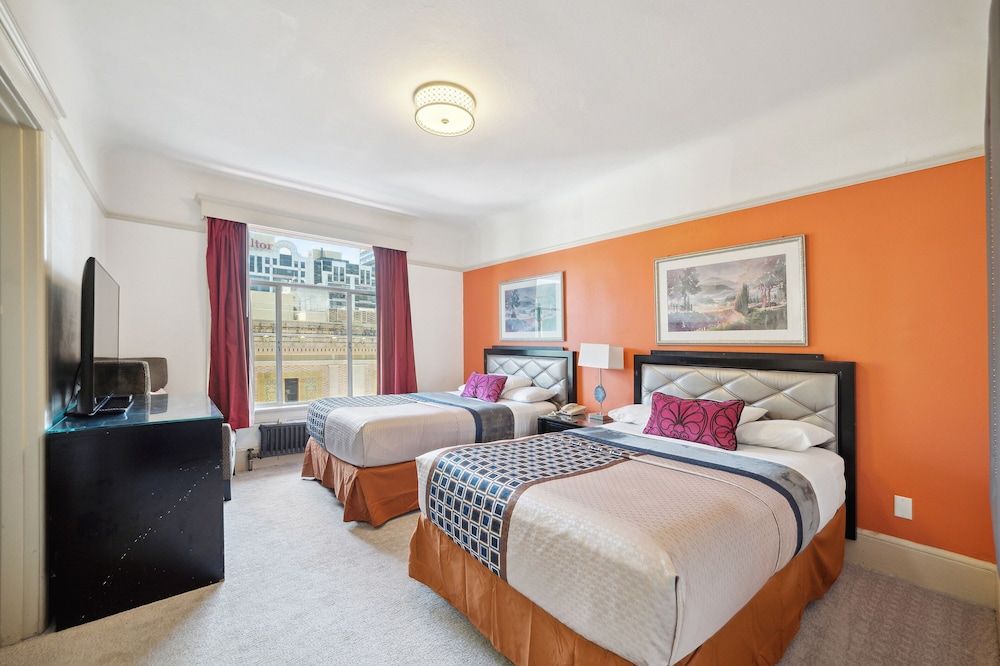 undefined Union Square Plaza Hotel