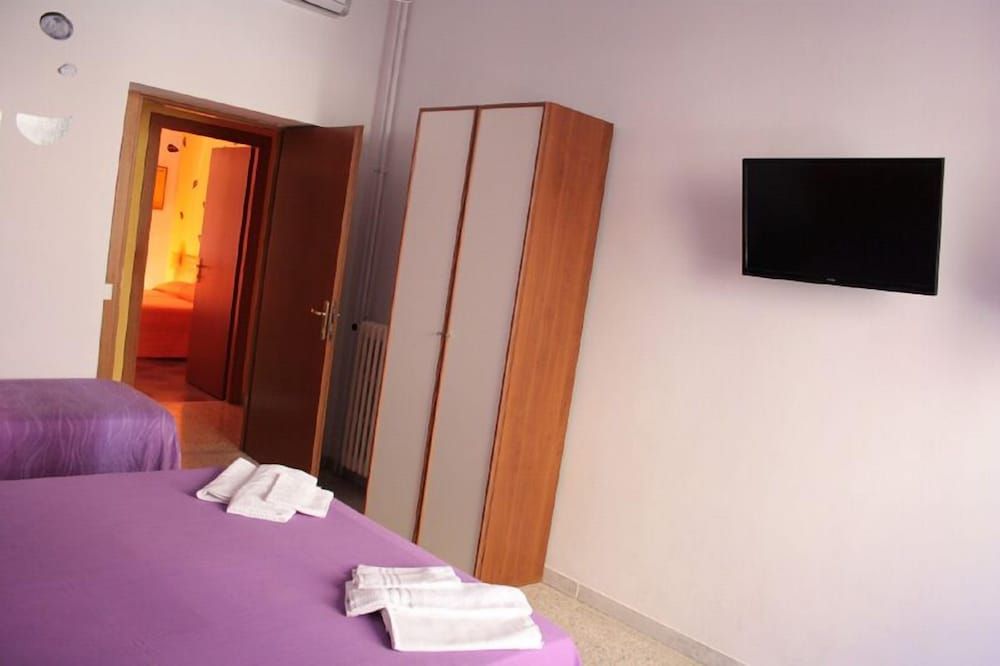 Scipione B&B Double Room, Private Bathroom (external) 9