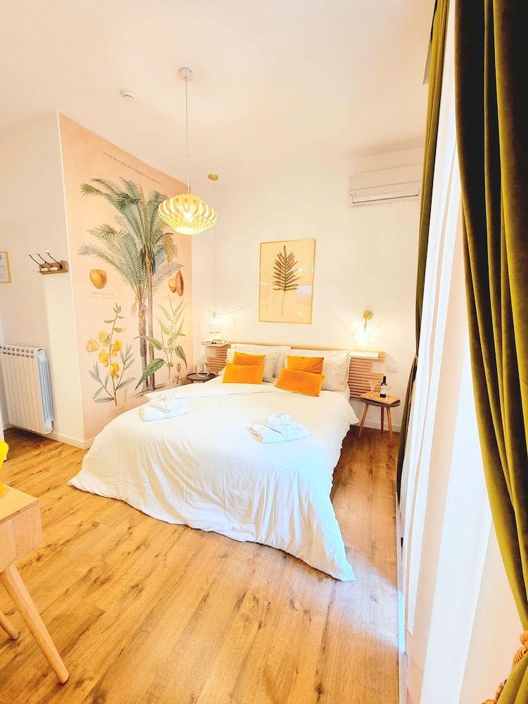 Napoli Tree - Lungomare Classic Double Room 16