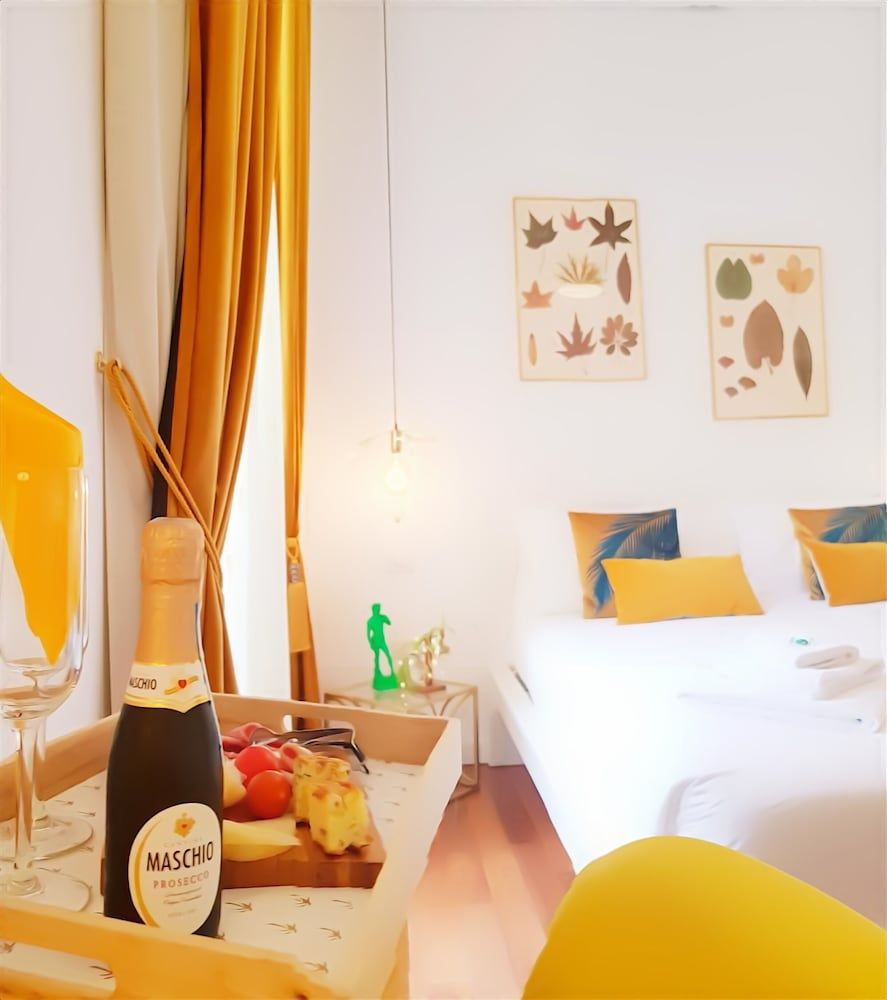 Napoli Tree - Lungomare Classic Double Room 8