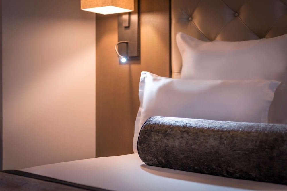 undefined La Villa des Ternes Hotel 7