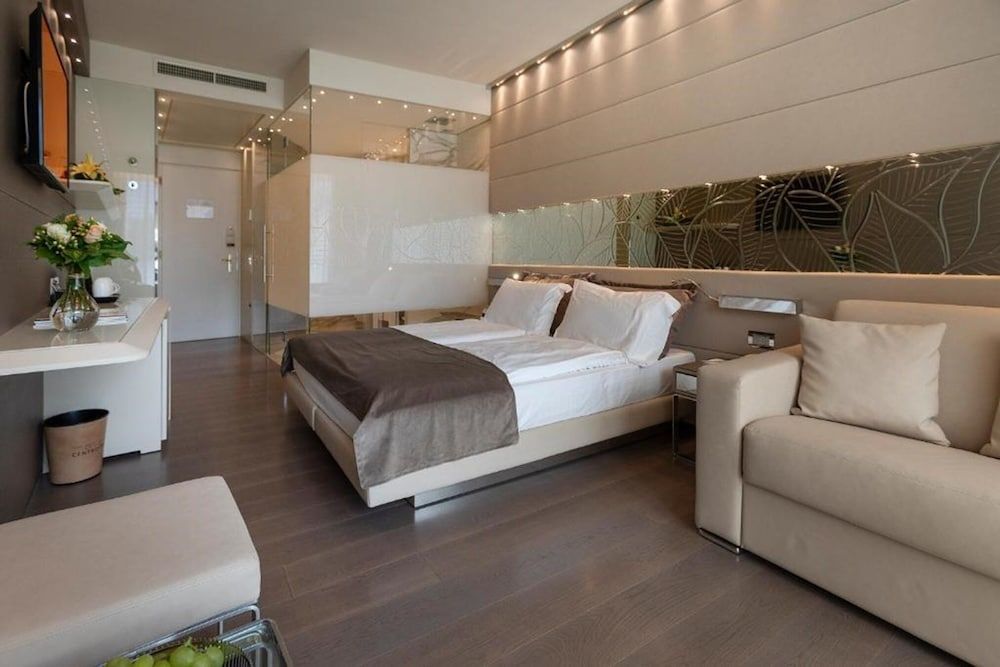 Junior Suite, lake view