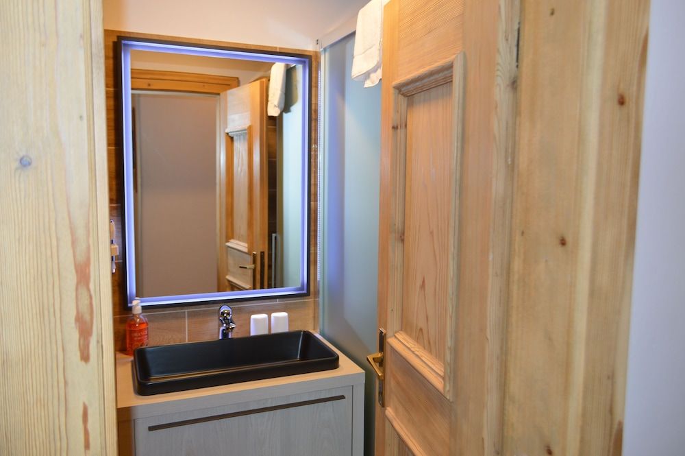 Montana Triple Room 9