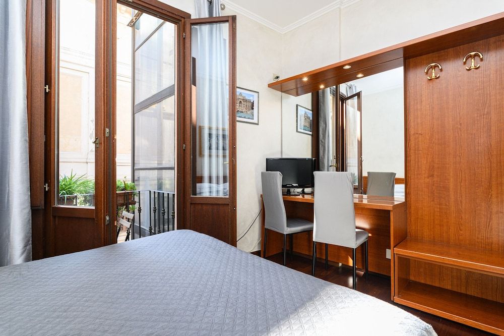 Domus Julia Standard Double Room, 1 Double Bed 17