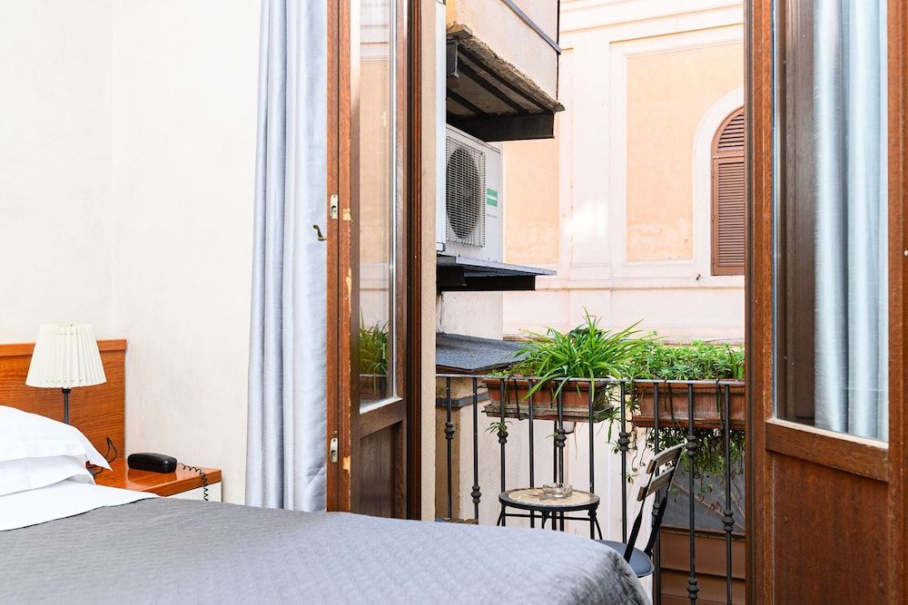 Domus Julia Standard Double Room, 1 Double Bed 8