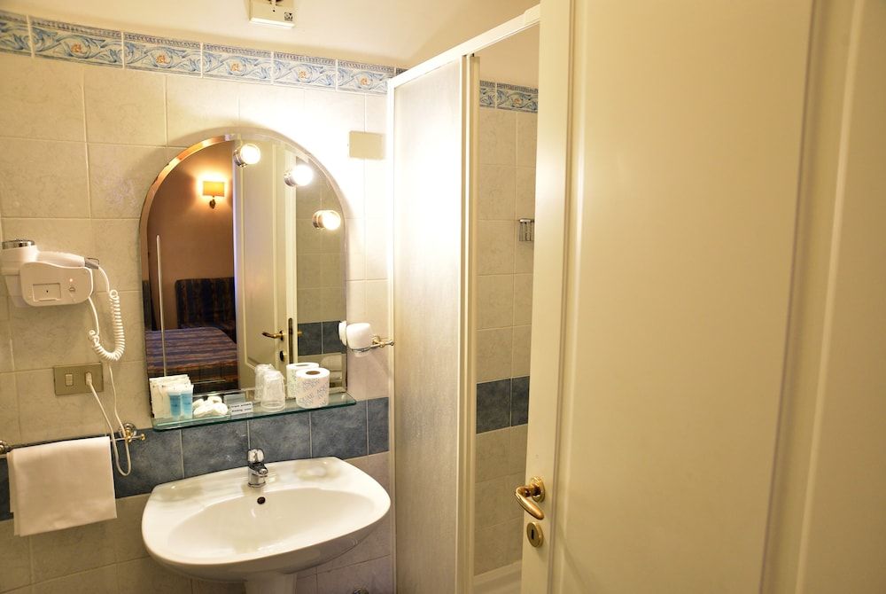 Domus Julia Standard Double Room, 1 Double Bed 9