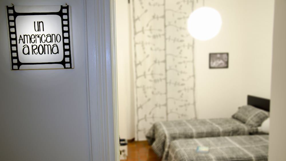 Lost in Trastevere Double or Twin Room (Shared Bathroom) 5