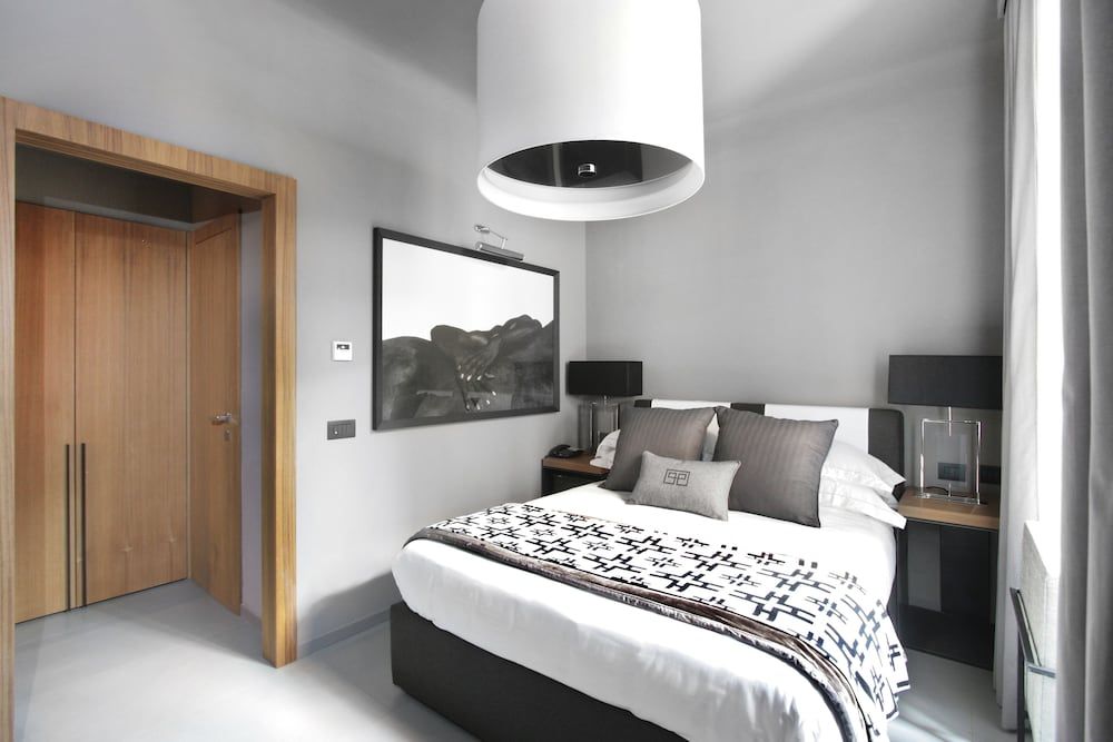 Parioli Place Deluxe Double Room, 1 King Bed 5