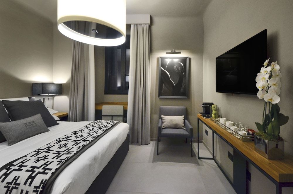 Parioli Place Deluxe Double Room, 1 King Bed 7