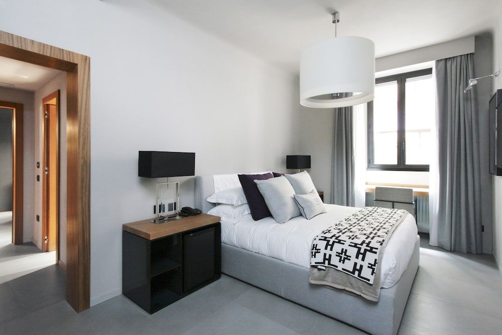 Parioli Place Deluxe Double Room, 1 King Bed 12