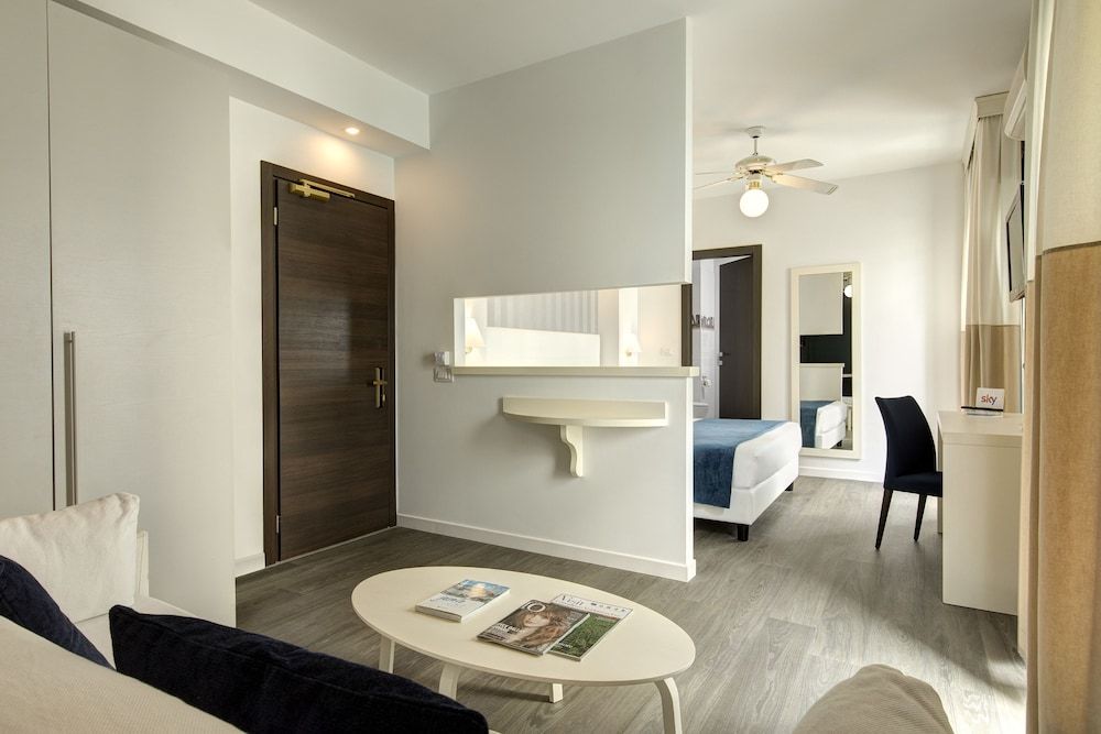 Junior Suite, Terrace, Partial Sea View (Lettino da spiaggia incluso)