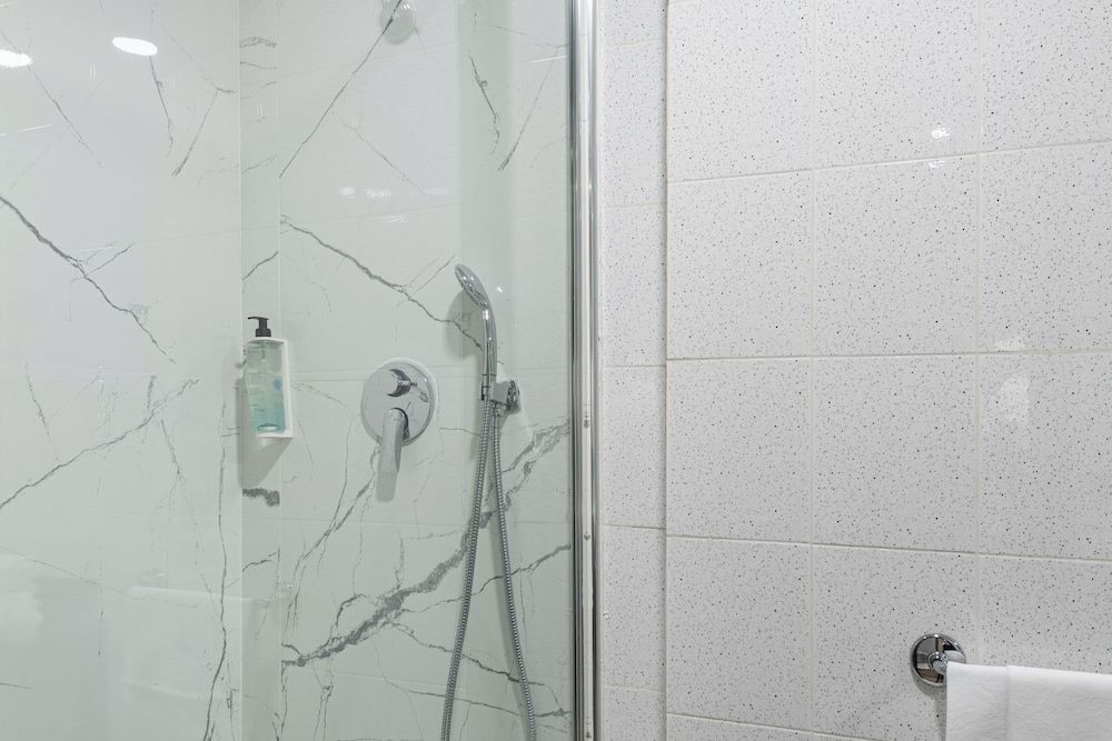 The Gate Hotel Standard Quadruple Room 7