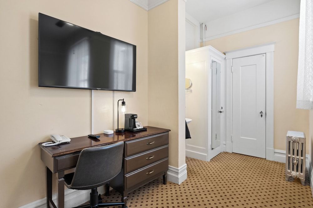 The Andrews Hotel Standard Double Room, 1 Double Bed 6