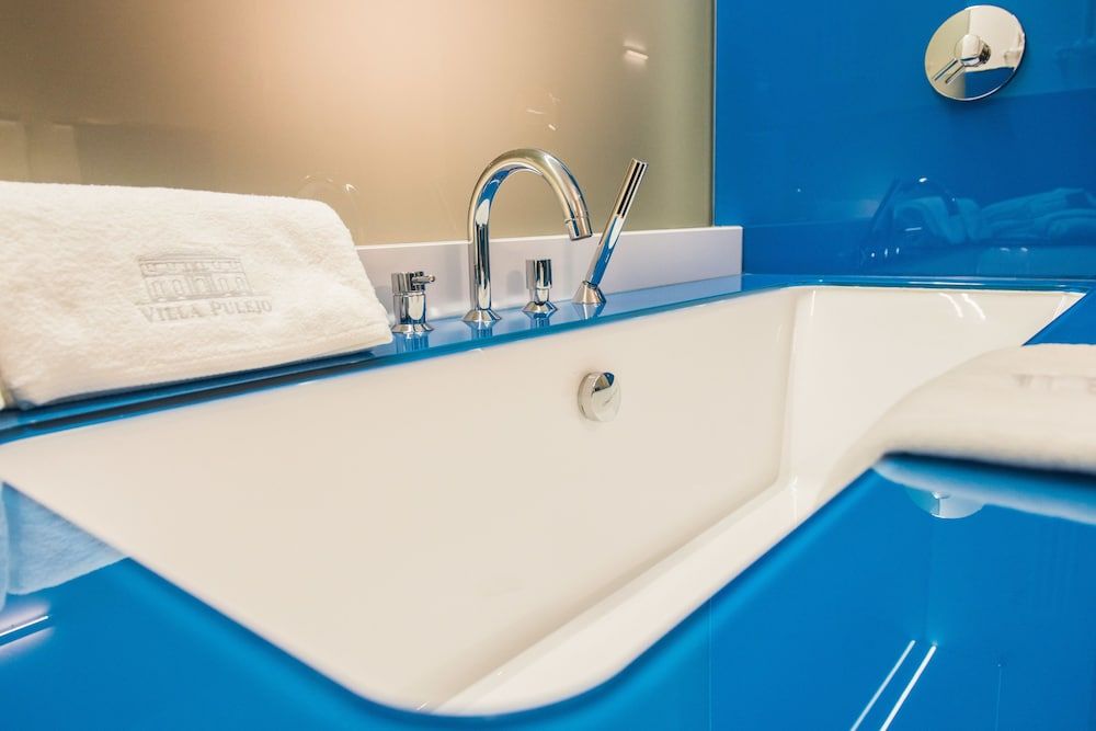 Villa Pulejo Superior Double or Twin Room, Bathtub 11