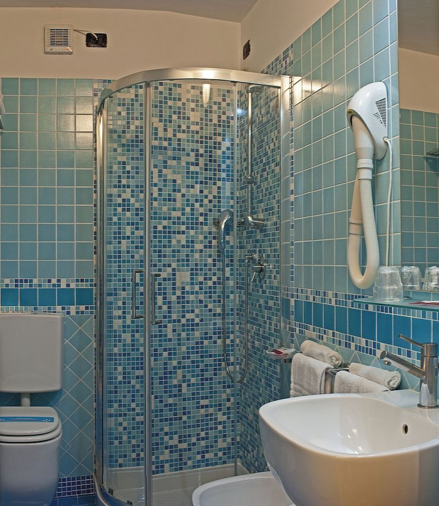 Hotel Savoia Quadruple Room 4