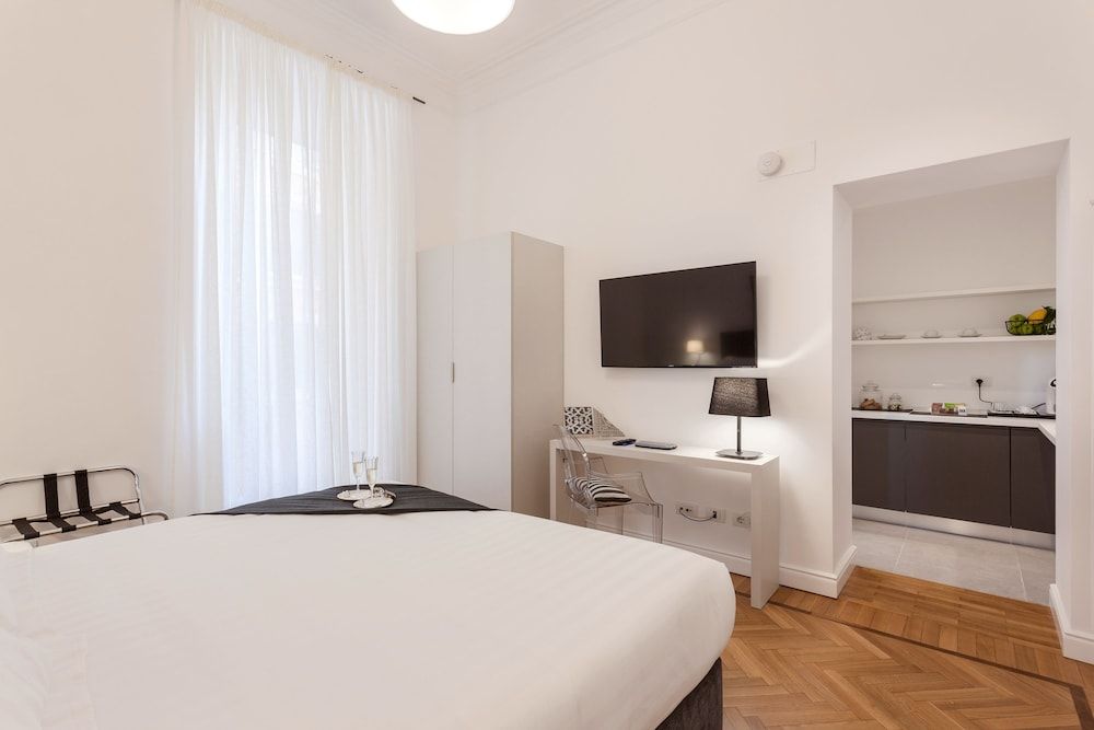 504 Corso Suites Standard Double Room, 1 Bedroom, Courtyard View 2