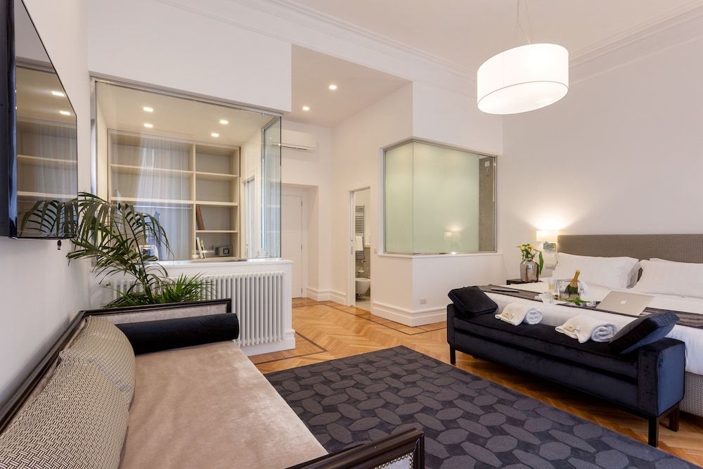 504 Corso Suites Deluxe Suite, 1 Bedroom, Balcony 9