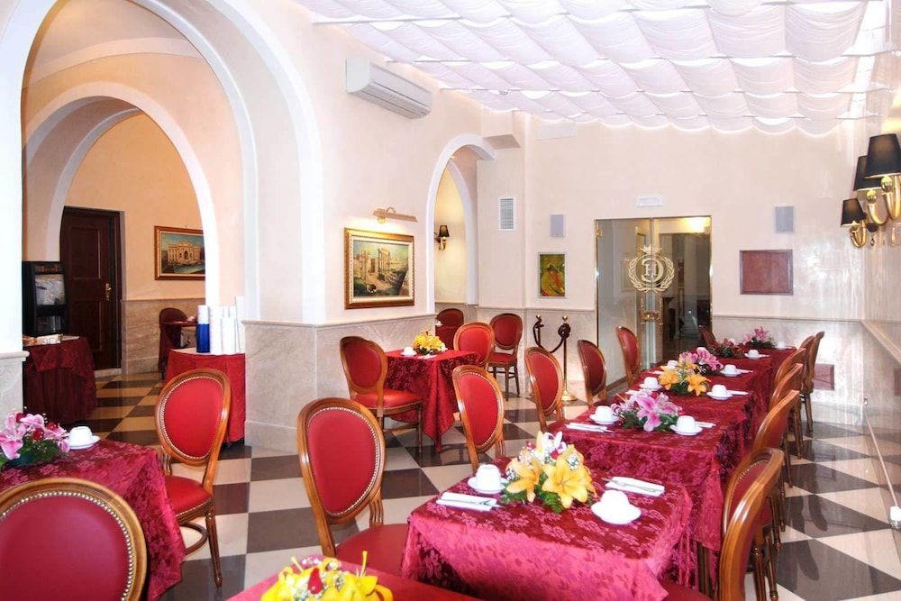 undefined Hotel Campidoglio 8